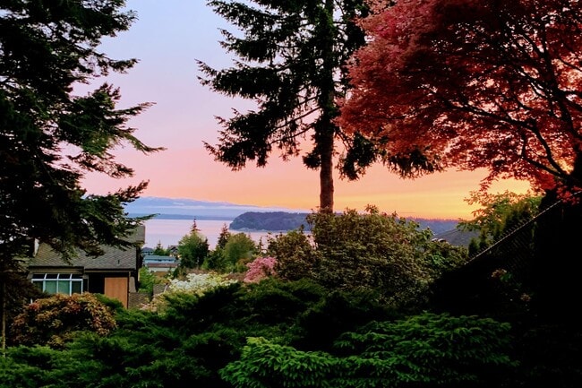 Foto del edificio - Mukilteo Chennault Beach House with Sound ...