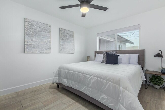 Foto del edificio - 7302 E Coronado Rd