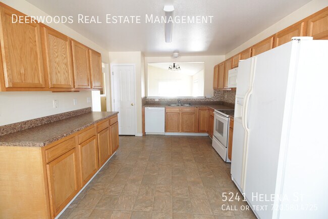 Building Photo - 4 Bed / 2 Bath - 2 Car Garage, Private Yar...