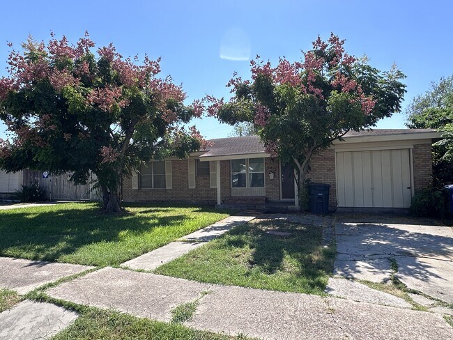 Building Photo - 5813 Norvel Dr