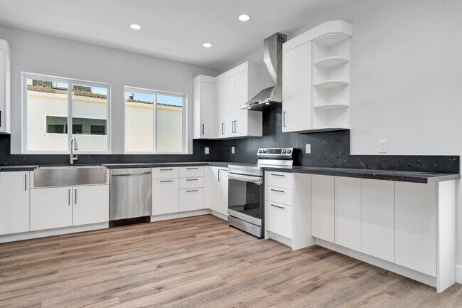 Foto del edificio - Elegant 2BR / 2BA in Prime North Hollywood