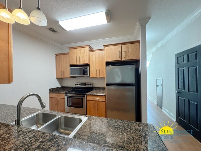 Foto del edificio - Bright & Spacious 2BR/1.5BA End-Unit Townh...