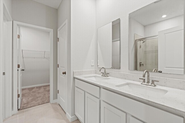 Building Photo - 14728 Macadmia Lane