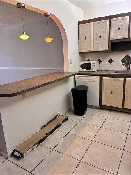 Foto del edificio - 259 S Cypress Rd