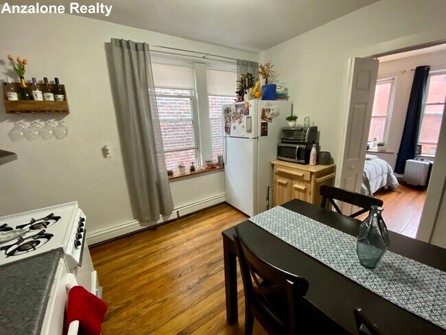 Foto del edificio - 127 Endicott St