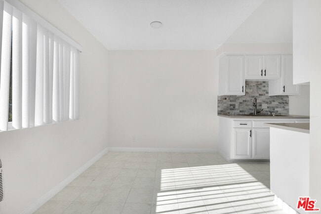 Foto del edificio - 7228 Allott Ave