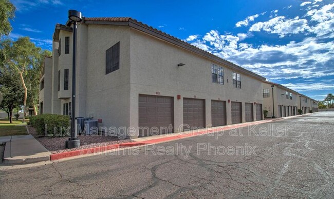 Building Photo - 2333 E Southern Ave