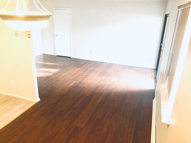 Building Photo - 2734 Evergreen Ct