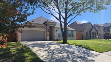 Building Photo - 1025 E Coral Way