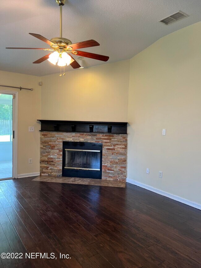 Building Photo - 12011 Spring Ridge Dr