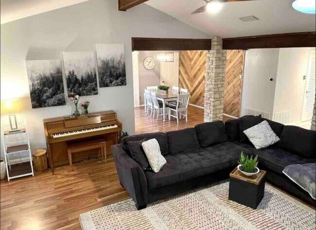 Foto del edificio - 8305 Seminary Ridge Dr