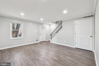 Building Photo - 2905 Wren Ct