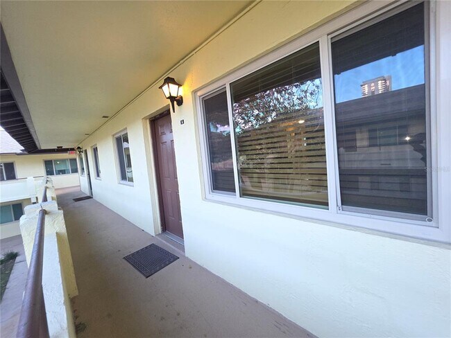 Foto del edificio - 400 Oakridge Blvd