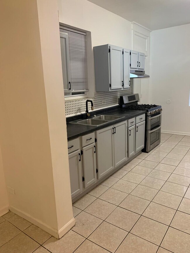 Foto del edificio - 4841 S Evans Ave