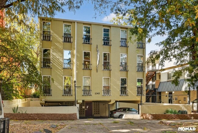 Foto del edificio - 1343 N High St