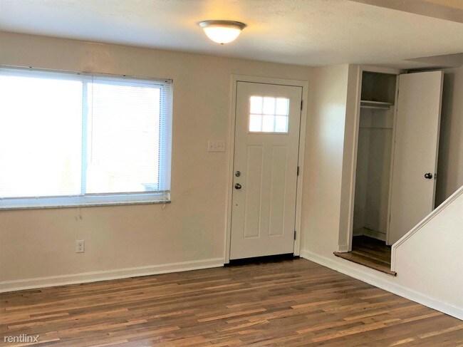 Building Photo - 2 br, 2 bath Townhome - 422 Jacobson Dr