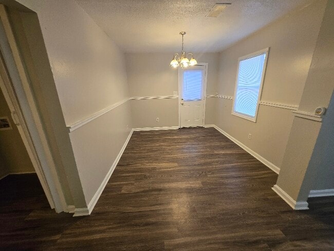 Building Photo - 205 Reno Ave