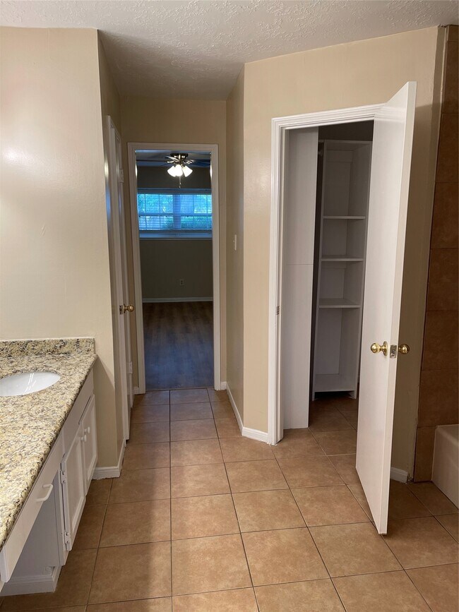 Foto del edificio - 2914 Arrowhead Dr