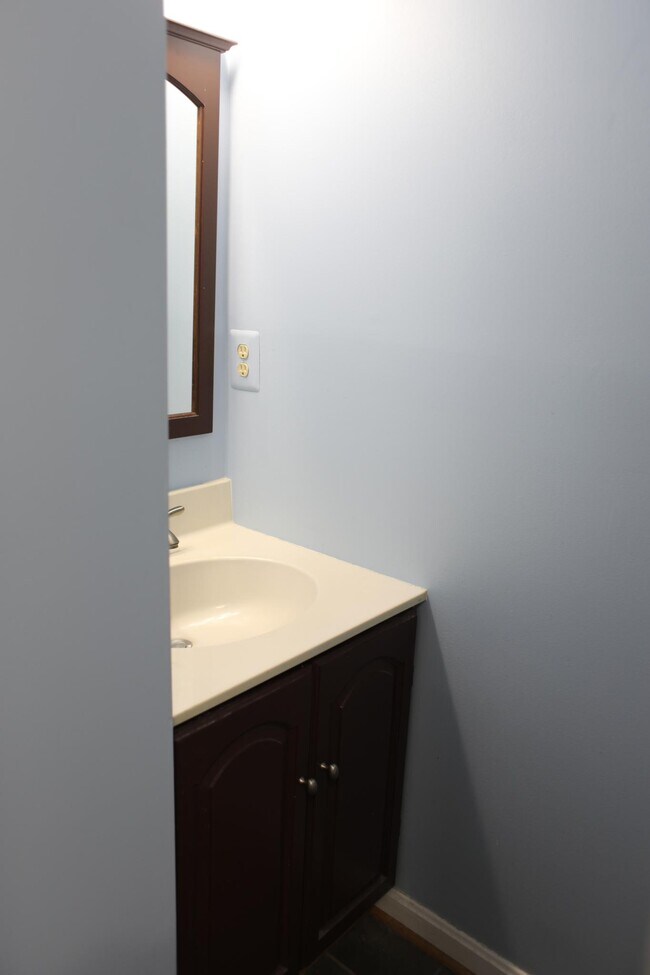 Powder Room (1/2 Bath) - 2825 21st Rd S
