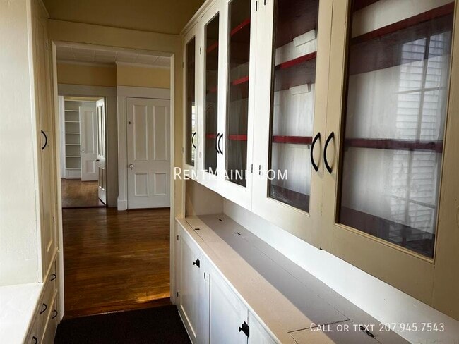 Foto del edificio - 92 Main Rd N