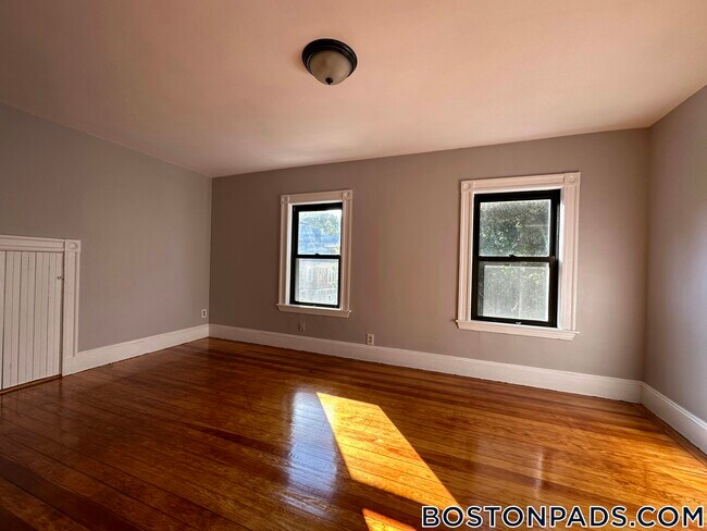 Foto del edificio - 51 Bay State Ave