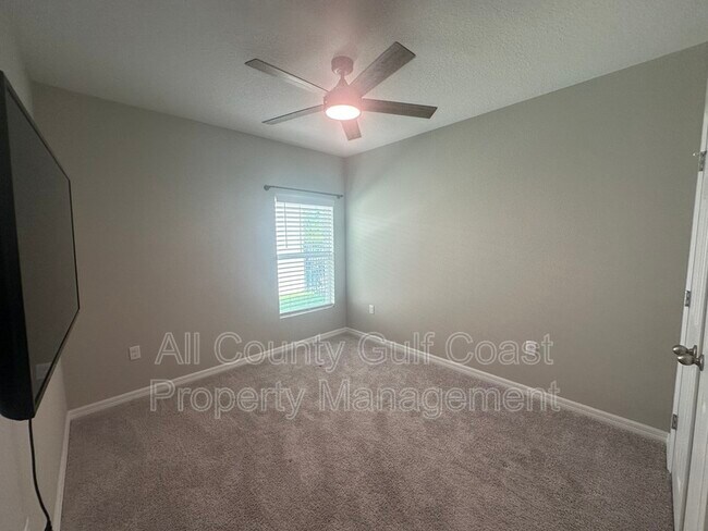 Foto del edificio - 12832 Oak Hill Way