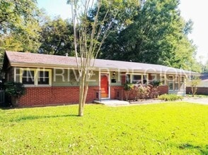 Building Photo - 944 Parkwood Dr