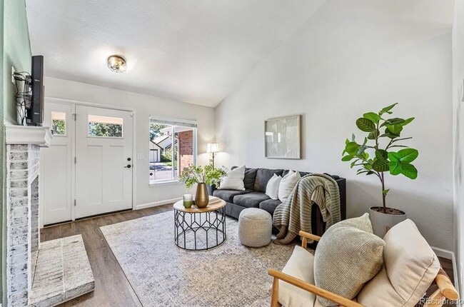 Foto del edificio - 3BD, 2BA Aurora Home with 2-Car Garage and Back Yard