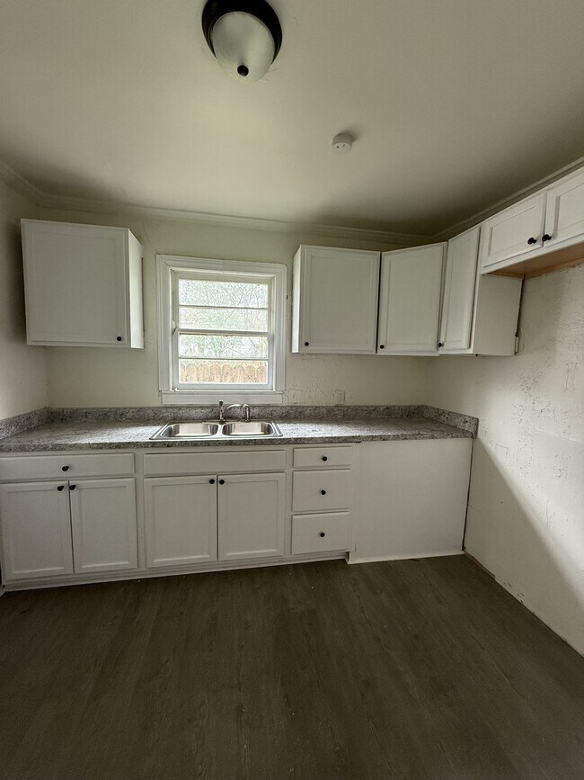 Foto del edificio - 6117 Patton Ave