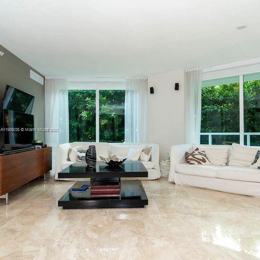 Foto del edificio - 200 Sunny Isles Blvd