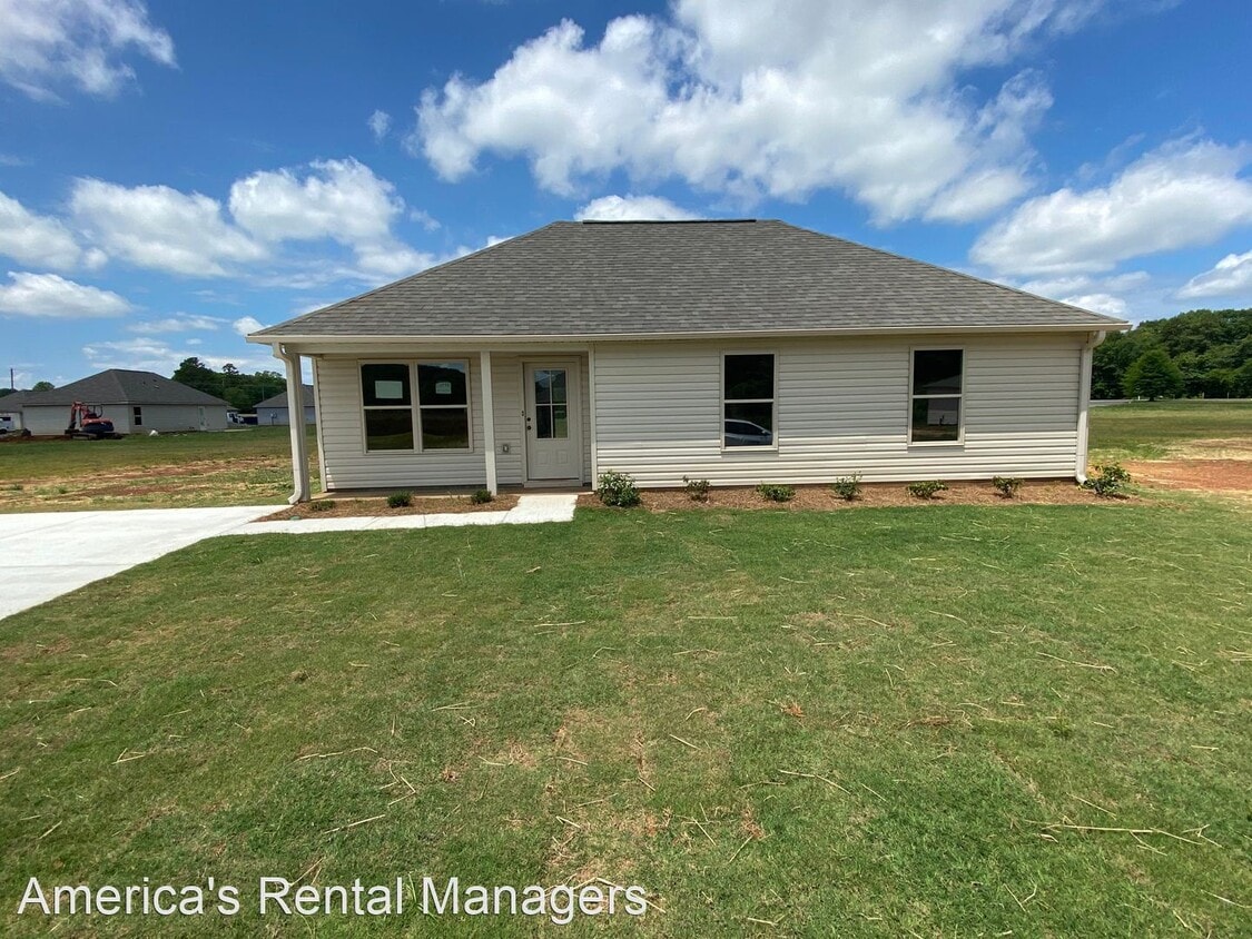 3 br, 2 bath House 233 Sunlight Circle House Rental in Talladega