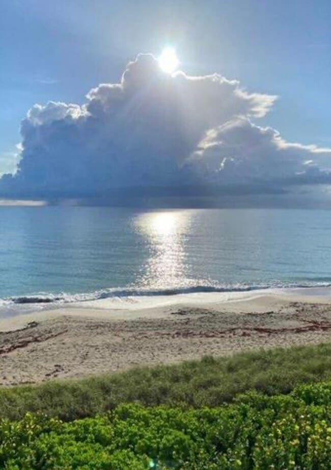 Building Photo - 4160 NE Breakwater Dr