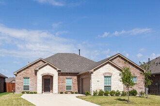 Building Photo - 1455 Lakebrook Dr