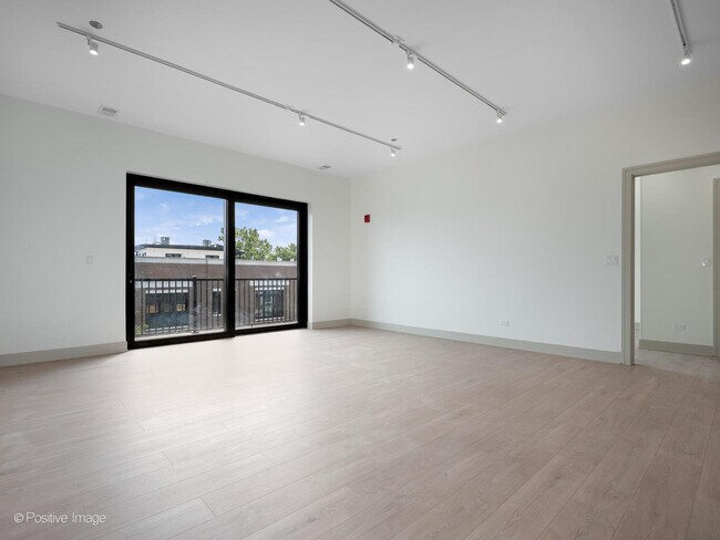 Foto del edificio - 3202 N Racine Ave