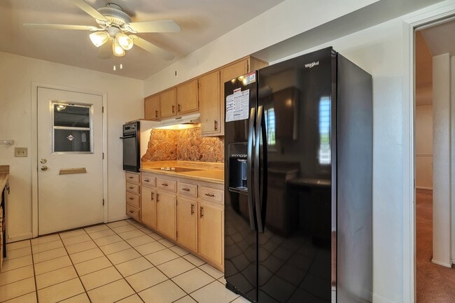 Building Photo - 11040 W Salem Dr