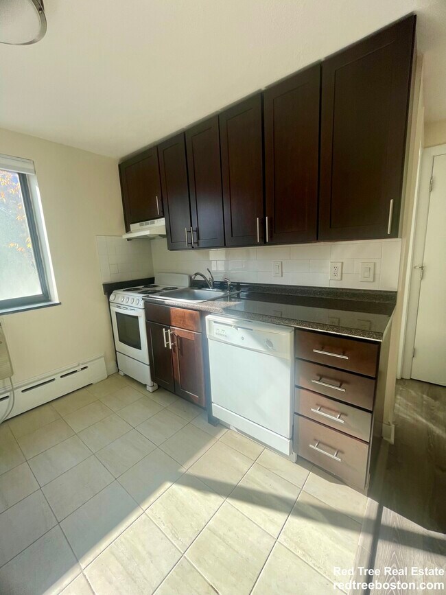 Building Photo - 15 Chester St