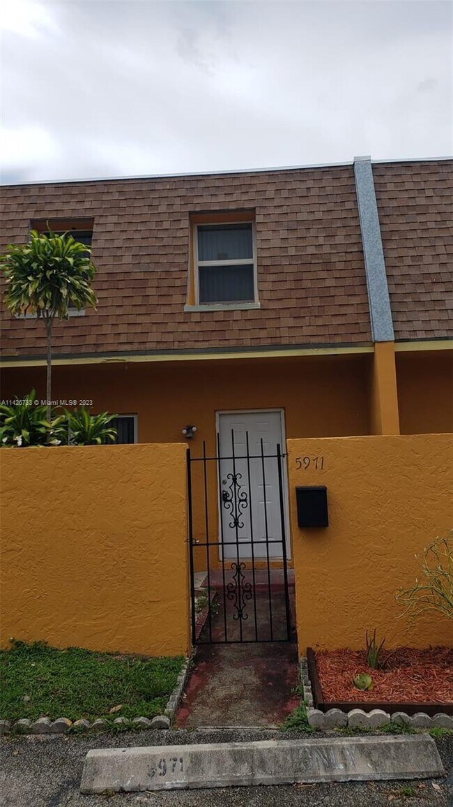 Foto del edificio - 5971 NW 28th St