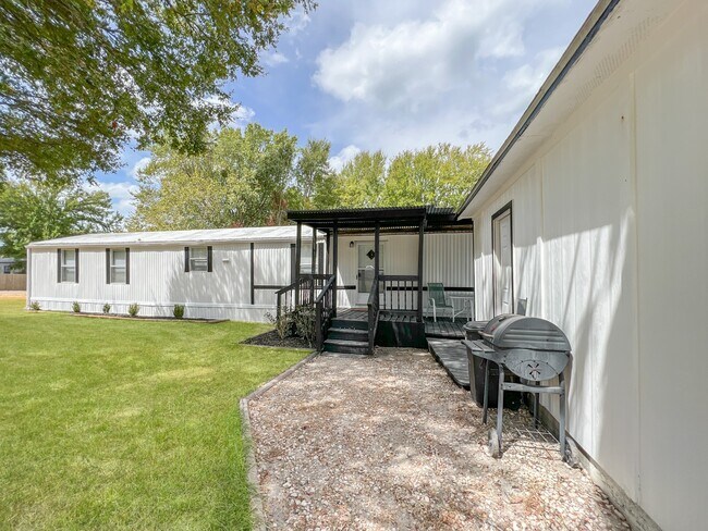 Foto del edificio - 13336 Enchanted Ct