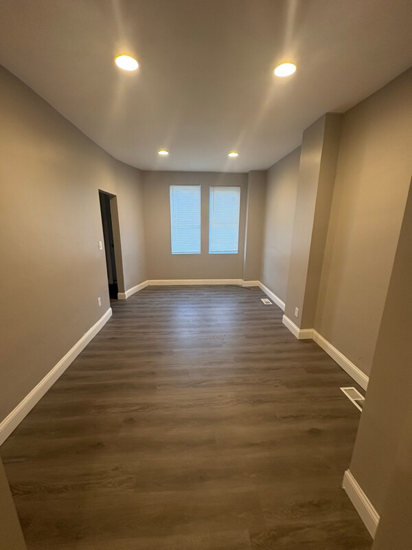 Foto del edificio - 3715 Oakmont Ave