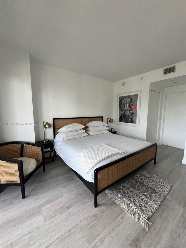 Foto del edificio - 45 SW 9th St