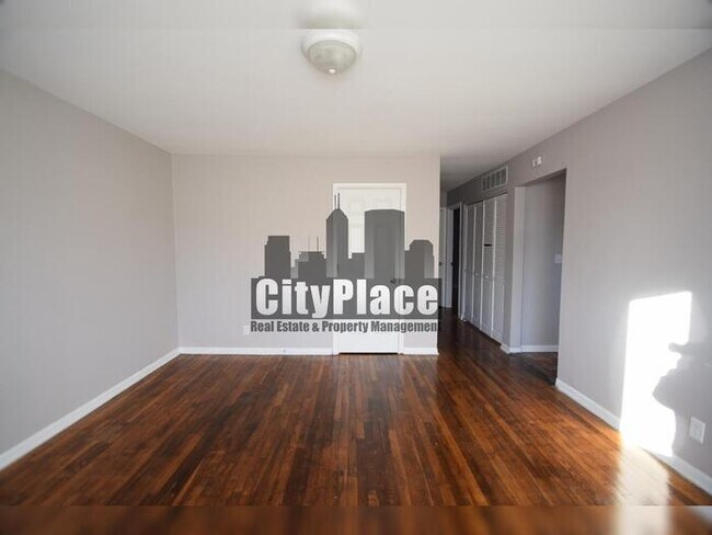 Foto del edificio - 6134 Nelson Pl