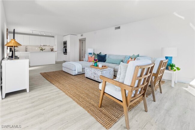 Foto del edificio - 1100 8th Ave S