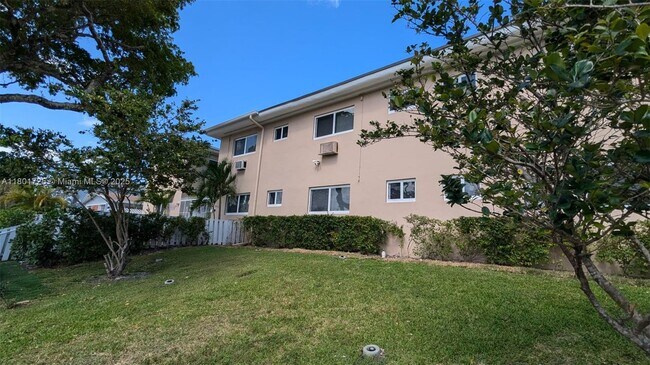 Foto del edificio - 16911 NE 21st Ave