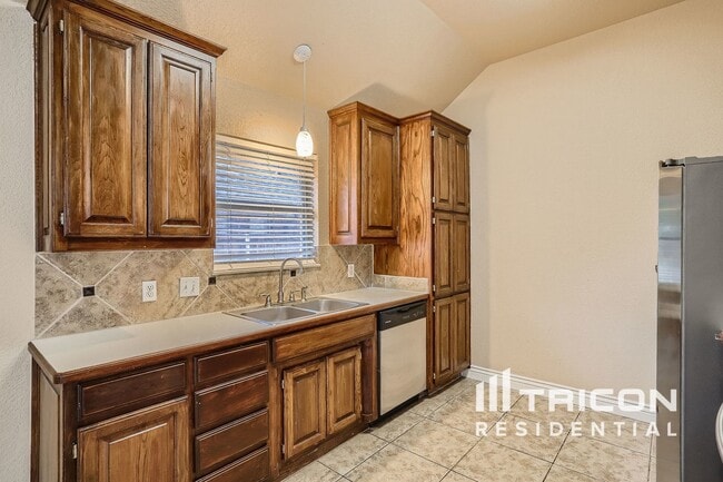 Building Photo - 6209 Meadowmere Ln