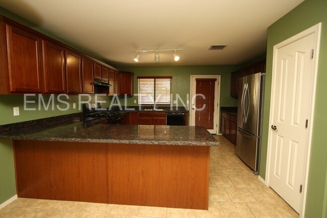 Building Photo - 11889 W Heyburn Dr
