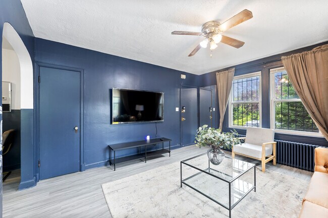 Foto de la sala de estar - 1629 Fairlawn Ave SE