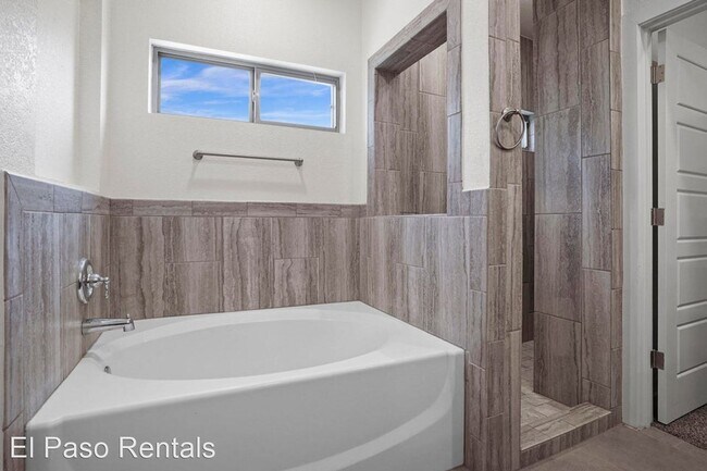 Foto del edificio - 3 br, 2 bath House - 13921 Lago Vista
