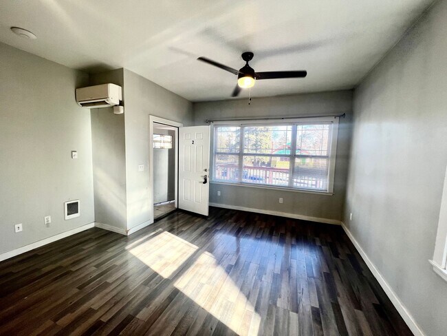 Foto del edificio - 607 N Ruby St