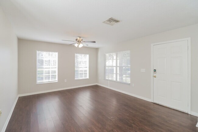 Building Photo - 2408 E 31st Ave
