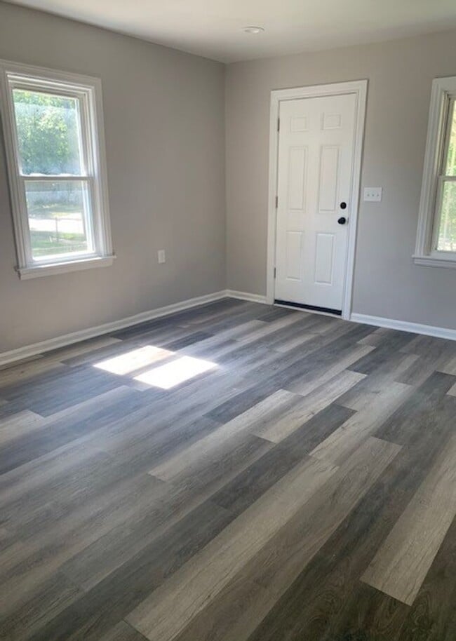 Building Photo - A Charm in Hazel Park